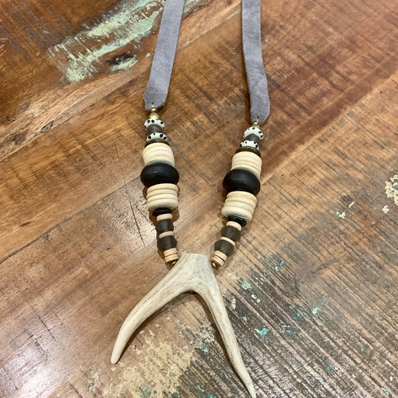 🌾SOLD- Artisan Antler Fork Necklace - Picture 3 of 4